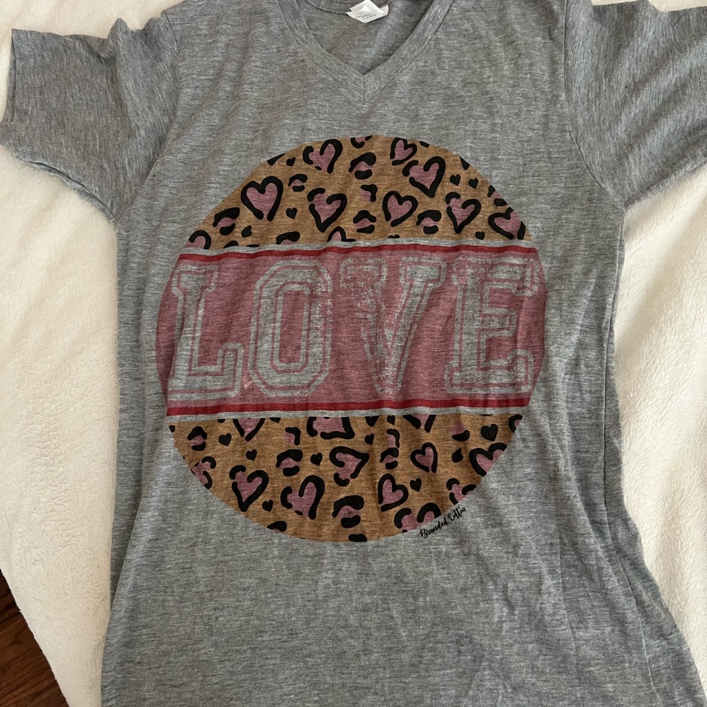 Women's graphic v neck t-shirt .